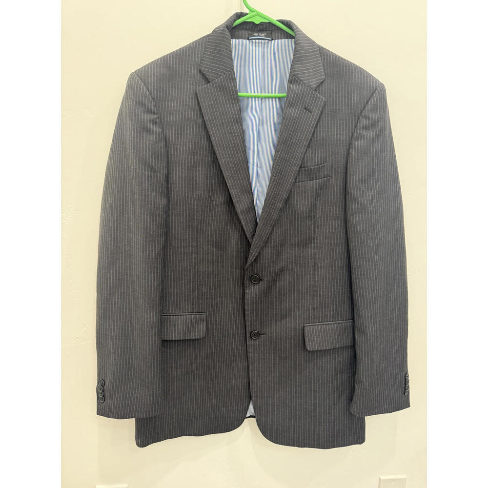 Tommy Hilfiger Men's Two-Piece Gray Pinstripe Suit 32 inch pant